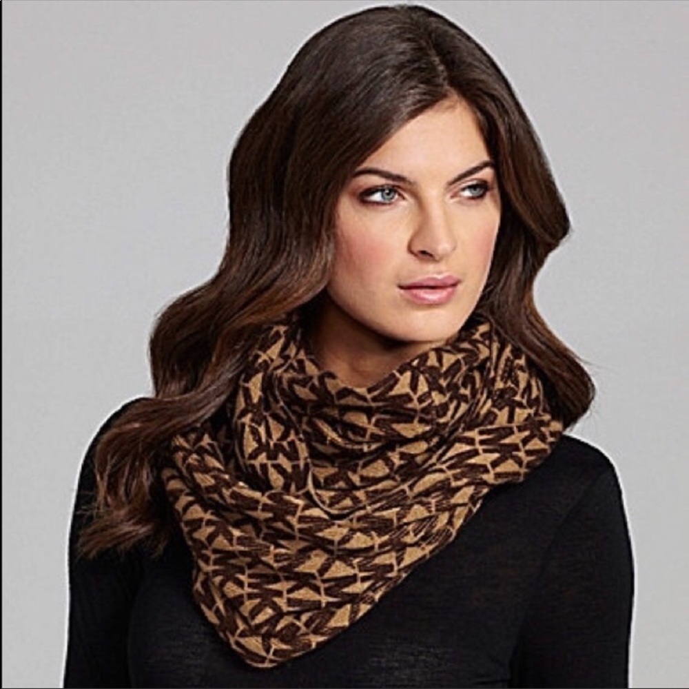 NWOT Michael Kors scarf brown and tan